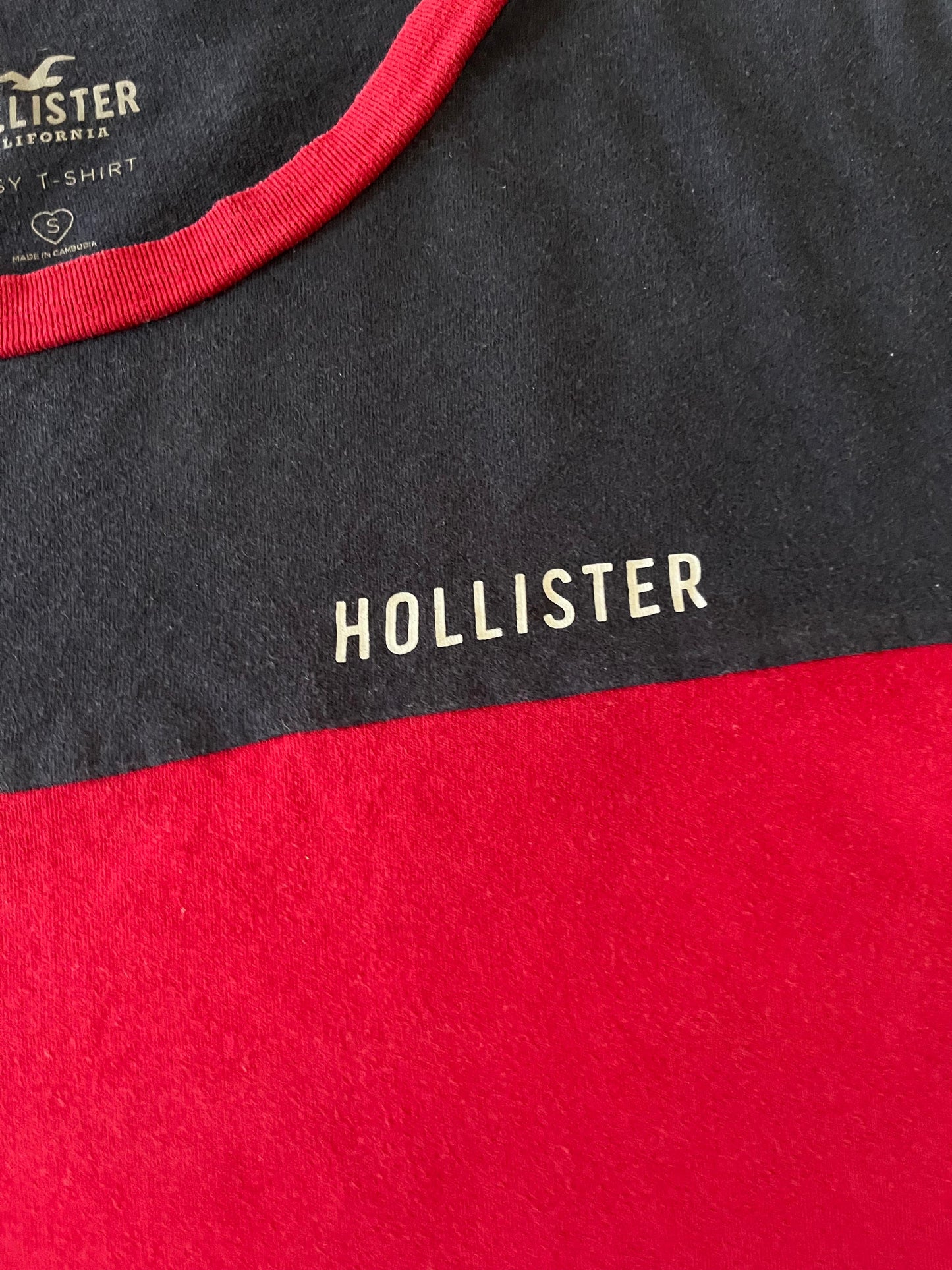 Hollister Blue And Red Cropped Short Sleeve Top